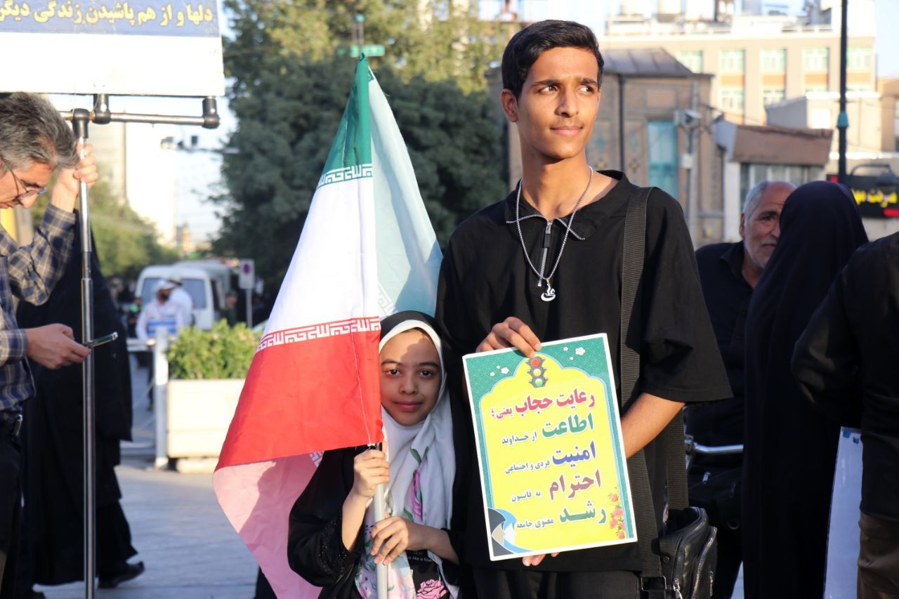 راهپیمایی گرامیداشت روز عفاف و حجاب در مشهد