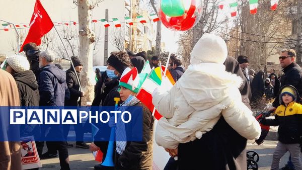 راهپیمایی یوم‌الله ۲۲بهمن با حضور پرشور مردم در استان البرز