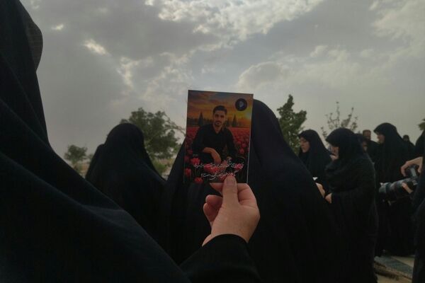 جمعیت زنان و مردان شیر دل این خاک در روستای بابان در تولدشهیدمهدی بیات 