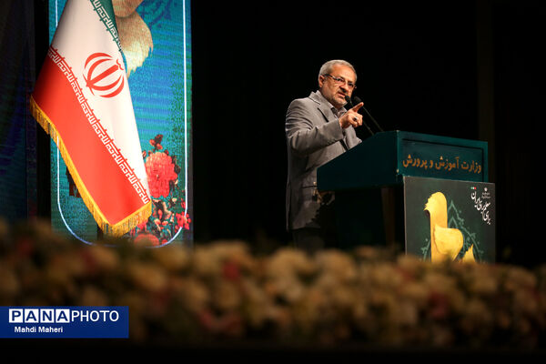 دیدار رییس‌جمهور با فرهنگیان و دانشجو معلمان