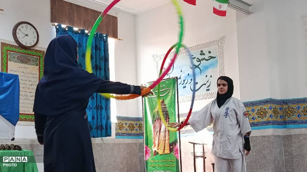 رقابت پرشور دانش آموزان دبیرستان اسحاقیه در المپیاد ورزشی درون مدرسه ای