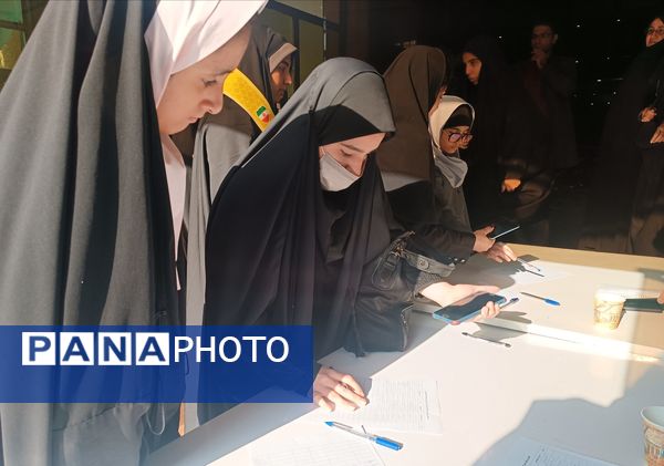 اولین جلسه هم‌اندیشی روسای شوراهای دانش‌آموزی ناحیه ۵ 