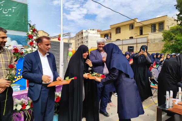 آیین زنگ سپاس معلم در شیراز