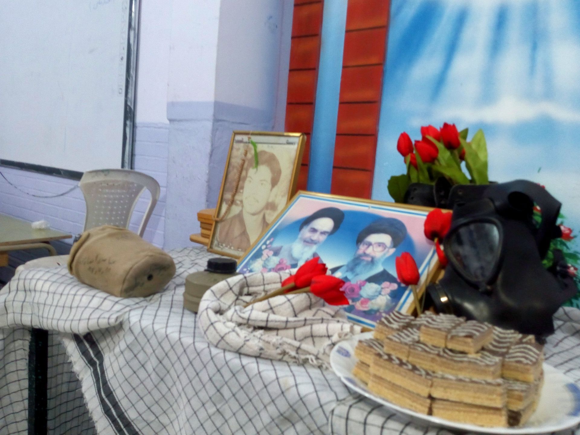 خوانش زندگی نامه شهدا در دبیرستان فاطمیه