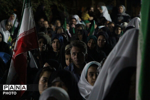 جشن روز دختر در ورودی باغ دولت آباد یزد