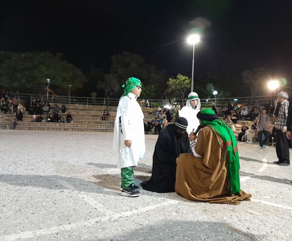تعزیه‌خوانی گروه محبان الحسین در میدانگاه بوستان کوهسنگی