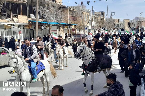 رژه اسب‌سواران شهرستان بن به روایت تصویر