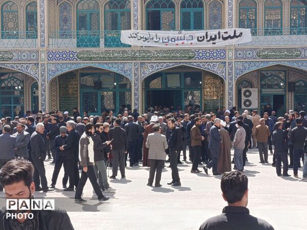 برگزاری بیعت مردم شهرکرد با فرمانده کل قوا