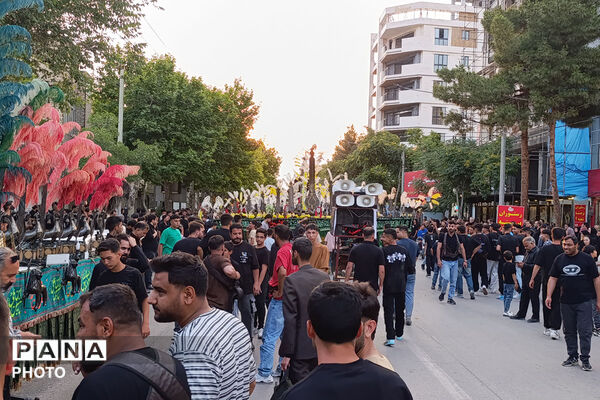 آیین باشکوه علم‌گردانی در غروب عاشورا 