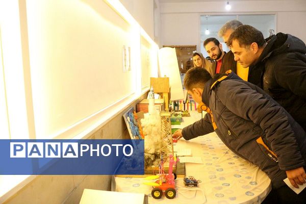 گام بلند فیروزکوه در مسیر علم؛ نمایشگاه جابربن‌حیان در پژوهش‌سرای شهدای هسته‌ای