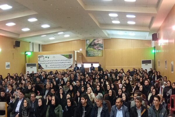 همایش تجلیل از رتبه‌های برتر کنکور در شهرستان مرزی پارس آباد مغان