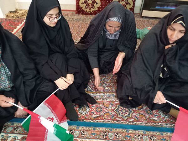 پیاده‌روی و بازی‌های محلی اعضای پایگاه پنج تن 