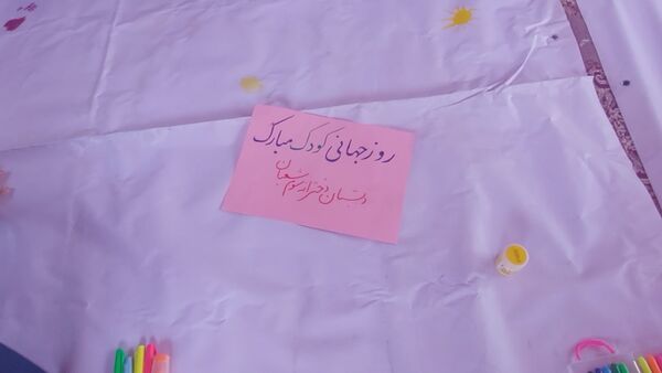 از نمایش تا نقاشی همگانی؛ روزی پر از شادی در دبستان سوم شعبان ناحیه یک یزد