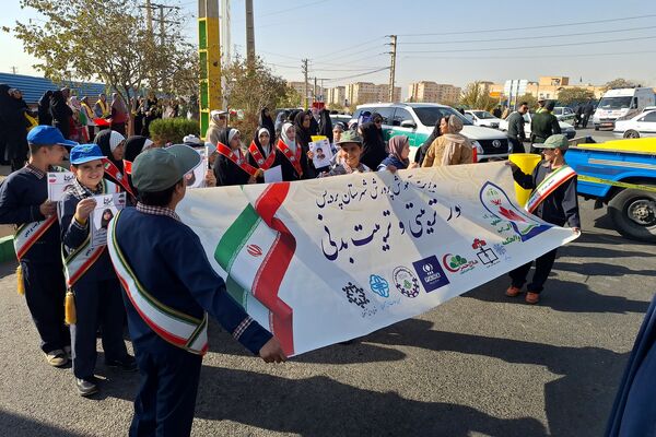 گزارش تصویری از راهپیمایی سیزده آبان در پردیس