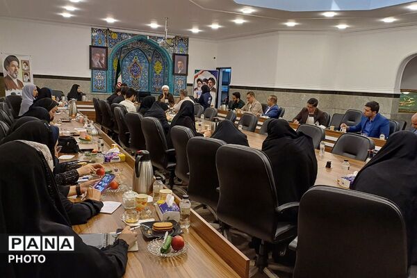 نشست مدیران مدارس ابتدایی شهر اندیشه با امام جمعه شهر اندیشه در آستانه بازگشایی مدارس