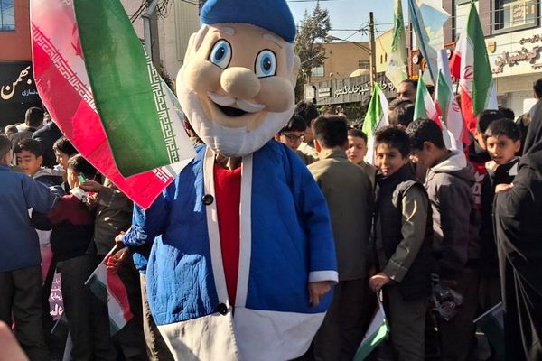 خروش هزاران دانش آموز ورامینی در ۱۳ آبان