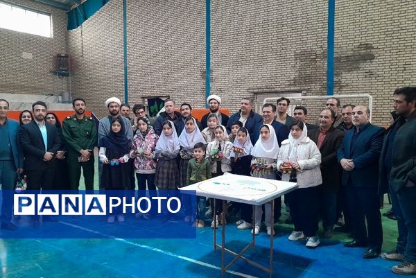 نمایش استعدادها و ایده‌ها