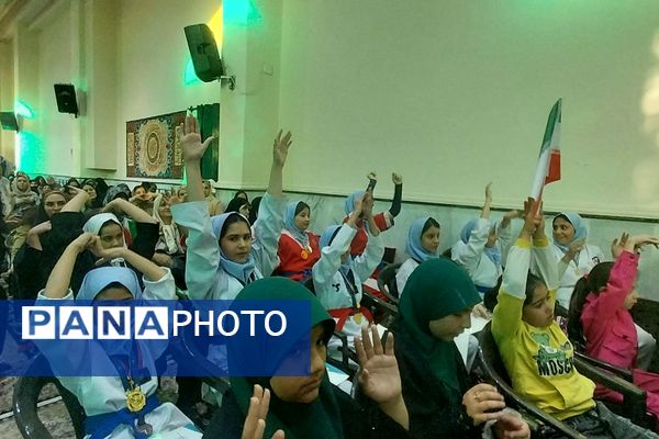 تقدیر از حافظان قرآن دبستان شهید مجید مجیدی