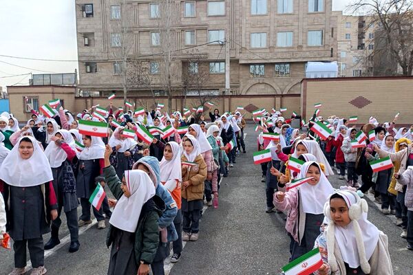 طنین زنگ انقلاب در مدارس شهرستان شهریار 