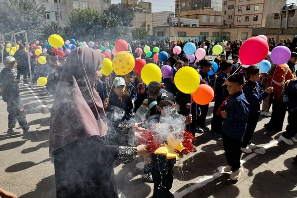 جشن شکوفه ها در مدارس شهرستان قدس، آغاز طلایی و شیرین  سال تحصیلی