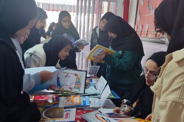 هفته کتابخوانی، با دوستان اهل کتاب در دبیرستان مهدیه