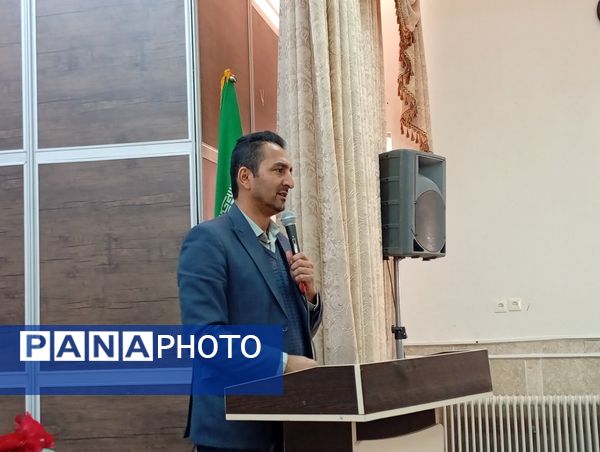 جلسه‌ ضمن خدمت با موضوع نماز و شیوه‌های نماز در بن