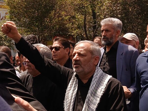 تشییع پیکر مطهر شهید سردار محمد کاظمی و تعدادی از شهدای جنگ تحمیلی در مشهد