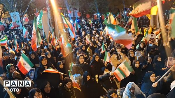 آیین وداع با پیکر دانش آموز شهید محمد حسین دهقان در قم
