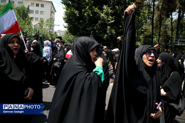 راهپیمایی مردمی علیه تهاجم رژیم صهیونیستی به ایران - تهران
