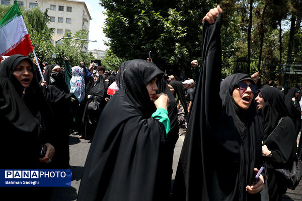 راهپیمایی مردمی علیه تهاجم رژیم صهیونیستی به ایران - تهران

