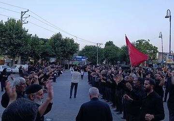 حضور پرشور عزاداران در مراسم سینه زنی تاسوعا حسینی 