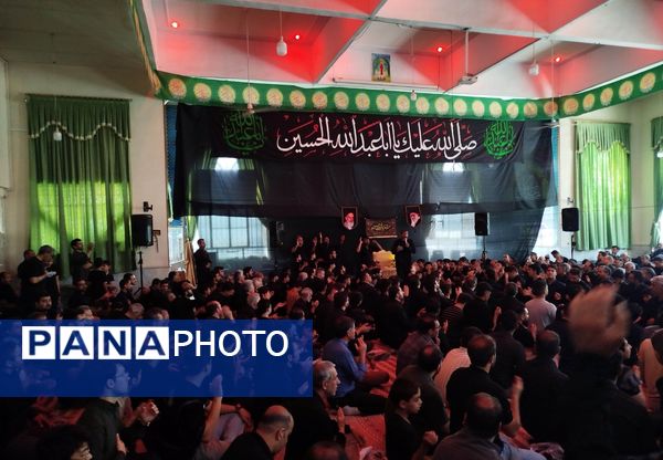 مراسم ظهر تاسوعا حسینی در مسجد شهدای گمنام 