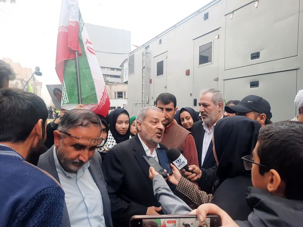 حضور پرشور مردم تهران در راهپیمایی 13آبان