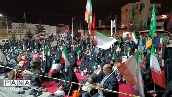 اجتماع مردم هنگام تحویل سال در چهارراه ورزش مشهد