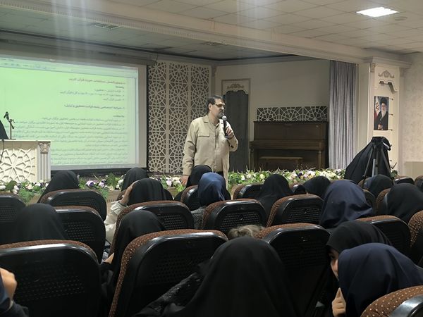  کارگاه توجیهی مسابقات قرآن، عترت و نماز ویژه برترین های دختر مدارس ناحیه 4