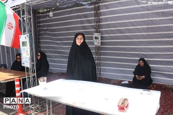 به شوقِ راهِ عشق، دل از جهان بریدیم ، به نامِ رهبر و شهدا، رهِ وفا گزیدیم