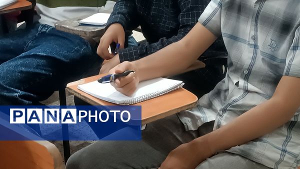 جلسه تبادل تجربه با رتبه ۵ کنکور در دبیرستان شاهد ابوذر غفاری 