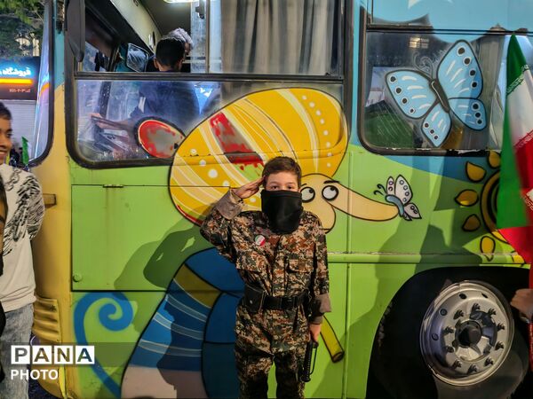 تجمع شبانهٔ شهروندان در پنجاه‌ونهمین شب یادبود در بلوار فضل