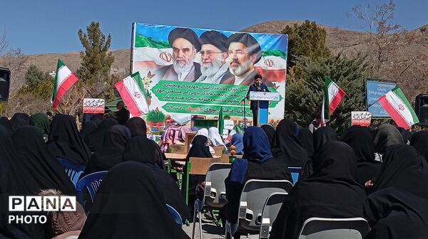 اجتماع باشکوه دانش‌آموزان چهارمحال و بختیاری در گلزار شهدای شهرکرد
