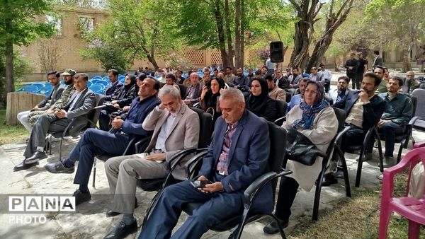 تجلیلی از معلمانان شهرستان کیار در قلعه امیرمفخم دزک