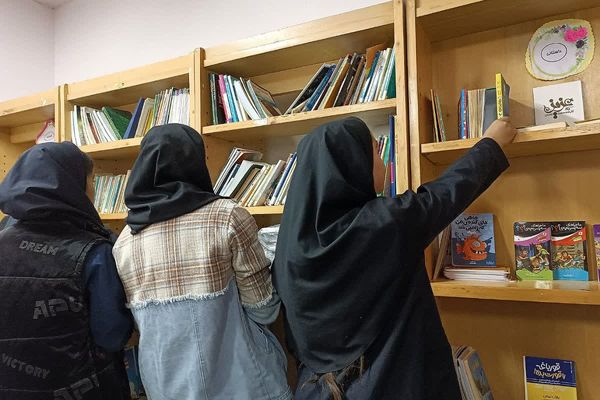 زنگ کتابخوانی در دبیرستان امام علی(ع) ورامین
