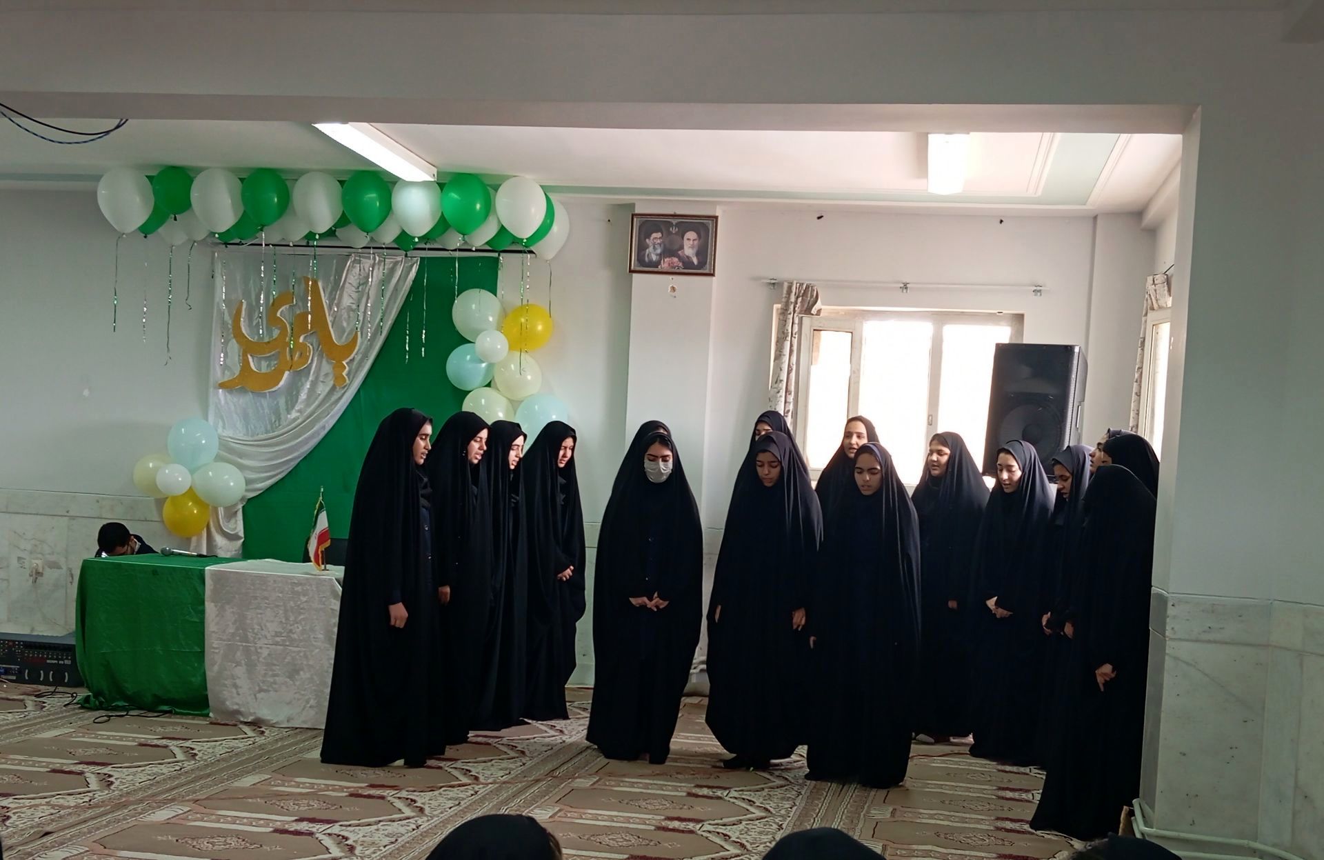 هنرستان الزهرا شهر بن غرق در شور مهدوی