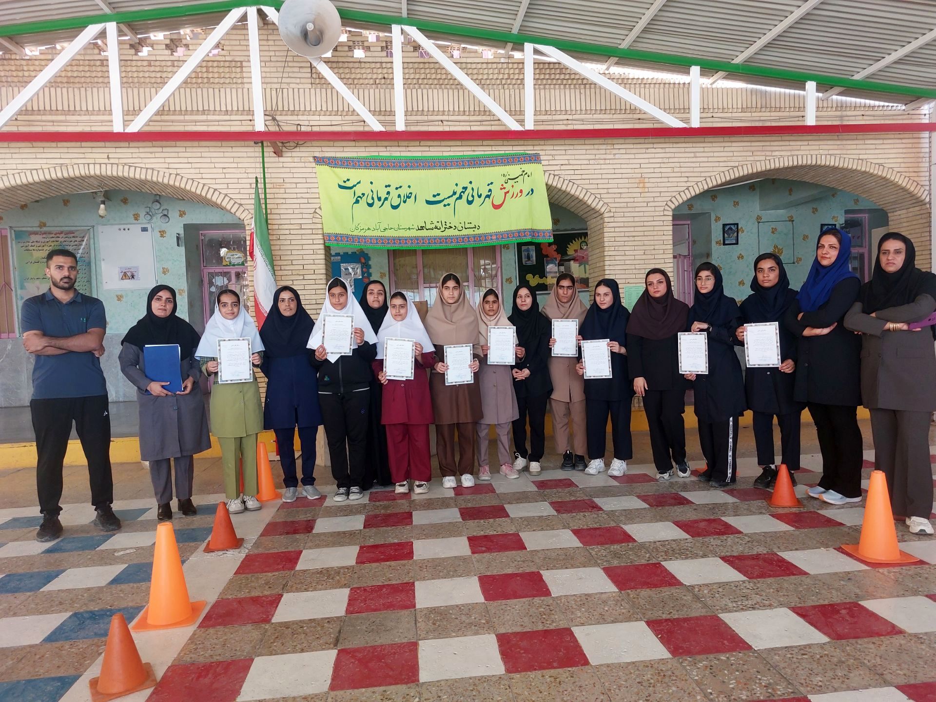 برگزاری مسابقه بین‌مدرسه‌ای طناب‌زنی ویژه دختران در حاجی‌آباد