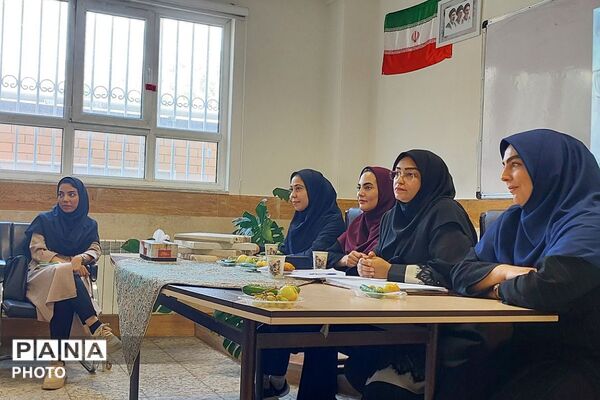مانور بازگشایی دبیرستان نمونه دولتی ولایت با تشکیل نخستین جلسه شورای دبیران