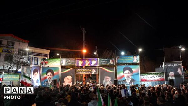 شهرستان کوهدشت هر شب خیابان هایش از مردم غیورش پر می شود