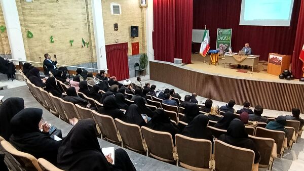 رونمایی از بسته «ایرانمون» در کارگاه تخصصی پرورشی شهرستان اسکو