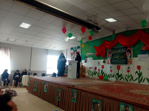 زنگ انقلاب در مدرسه بنت‌الهدی صدر با حضور مسئولین نواخته شد 