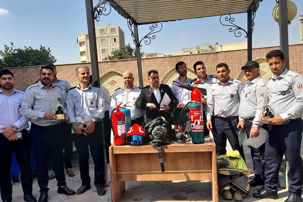 تقدیر و تجلیل از سربازان بسیجی و آتش‌نشانان شهریار به مناسبت روز سرباز و آتش نشان 