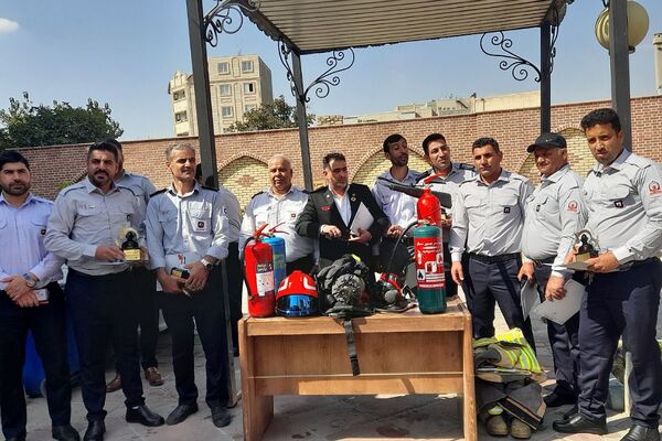 تقدیر و تجلیل از سربازان بسیجی و آتش‌نشانان شهریار به مناسبت روز سرباز و آتش نشان 