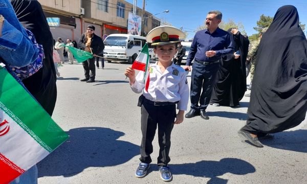 حضور پرشور کودکان آباده در راهپیمایی روز جهانی قدس